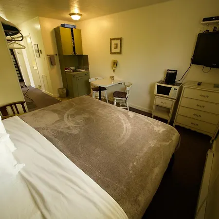 Creston Valley Motel Extérieur photo