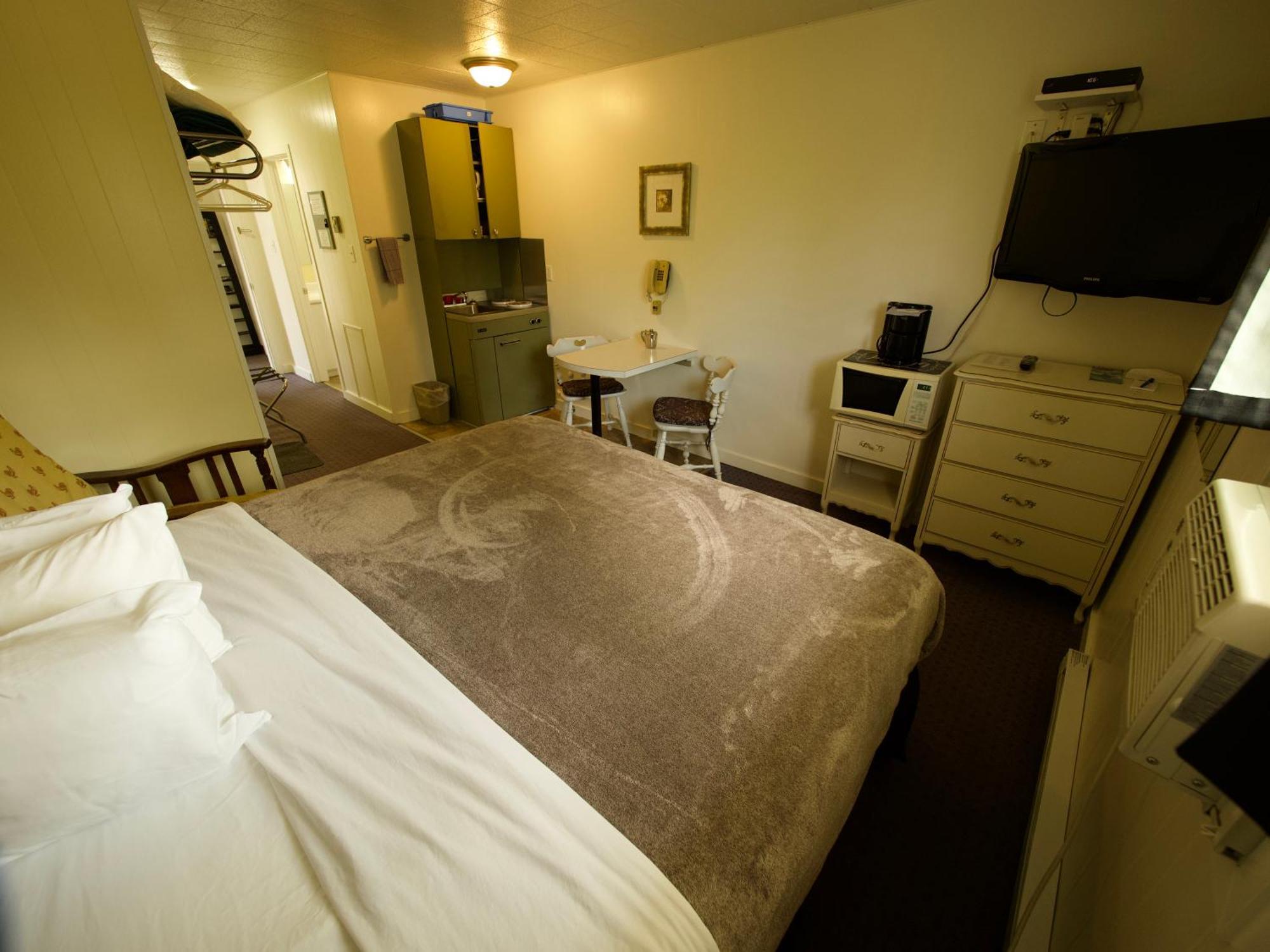 Valley Motel 3*
